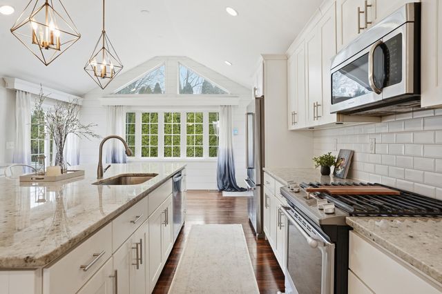 9200 Birch Avenue, Munster, IN 46321