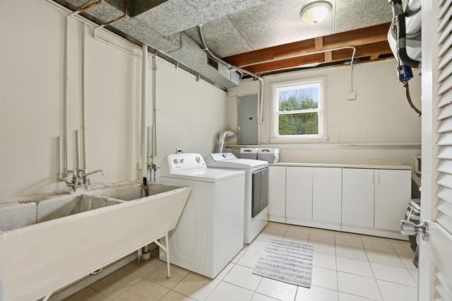 9200 Birch Avenue, Munster, IN 46321