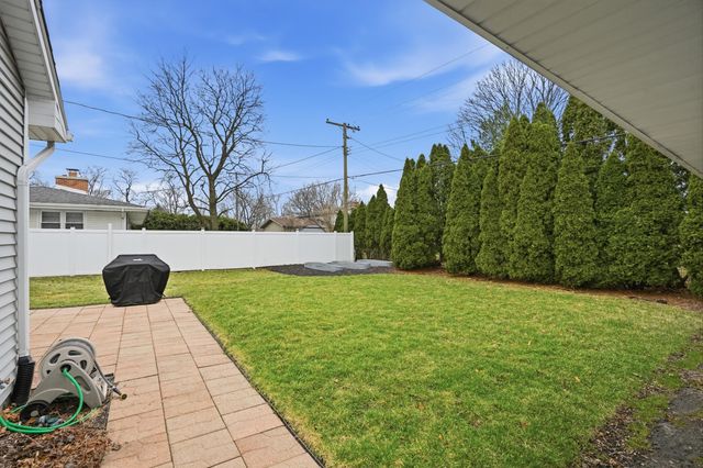 9200 Birch Avenue, Munster, IN 46321