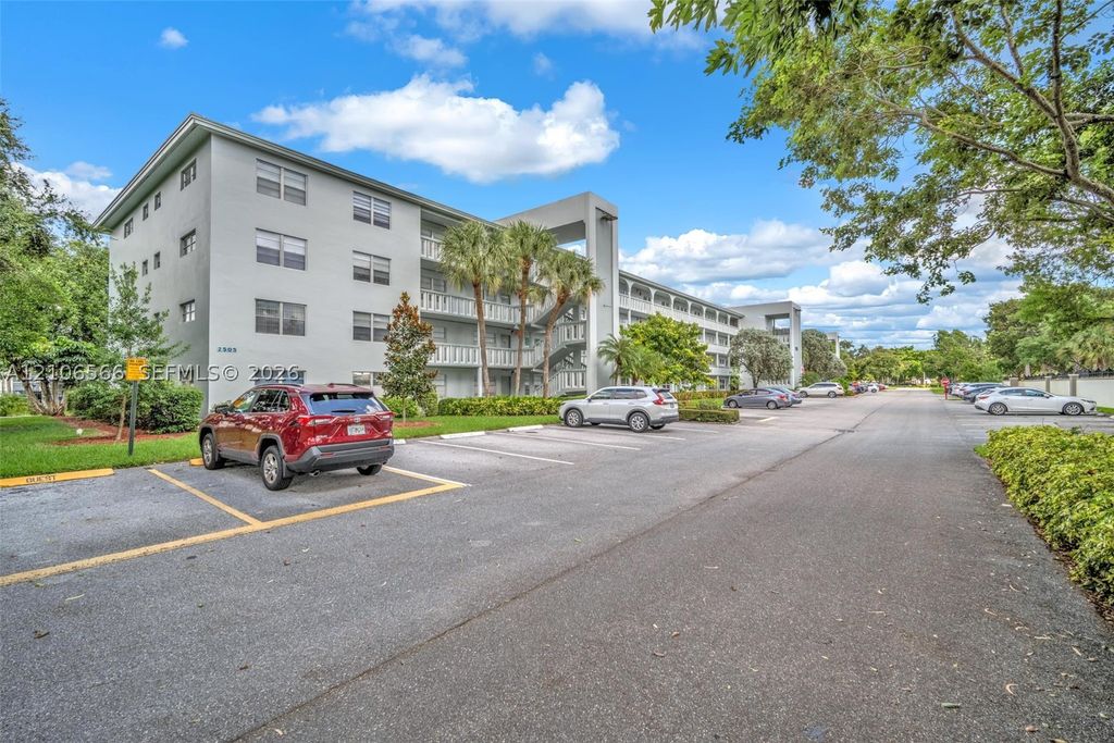 2505 Antigua Ter E4, Coconut Creek, FL 33066