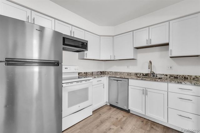 4113 Telegraph Road A214, Bloomfield Hills, MI 48302