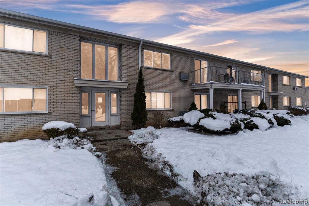 4113 Telegraph Road A214, Bloomfield Hills, MI 48302