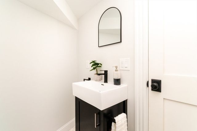 22 Bellevue St 1, Boston, MA 02132