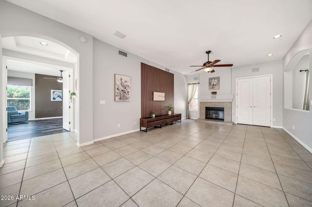 6521 W HILL Lane, Glendale, AZ 85310
