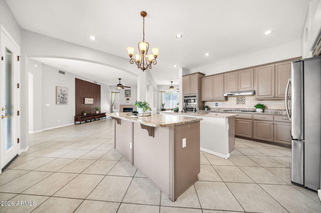 6521 W HILL Lane, Glendale, AZ 85310