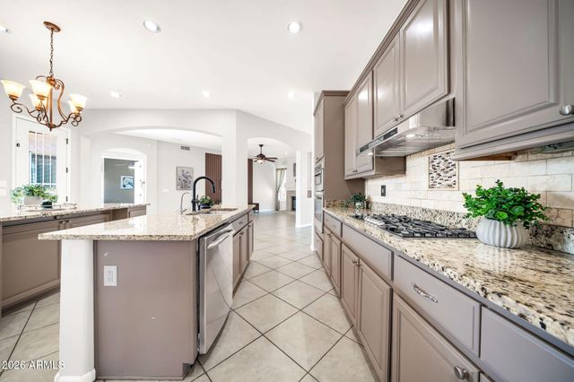 6521 W HILL Lane, Glendale, AZ 85310