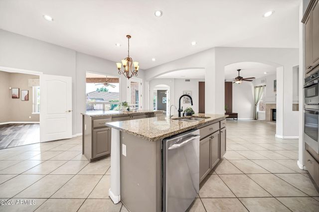 6521 W HILL Lane, Glendale, AZ 85310