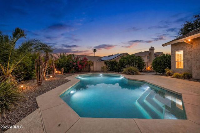 6521 W HILL Lane, Glendale, AZ 85310