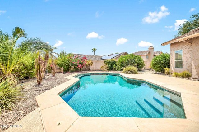 6521 W HILL Lane, Glendale, AZ 85310