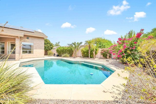 6521 W HILL Lane, Glendale, AZ 85310