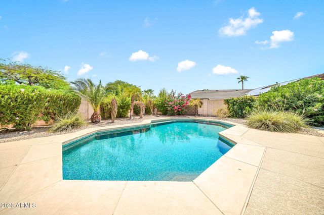 6521 W HILL Lane, Glendale, AZ 85310