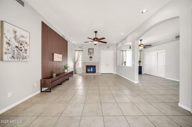 6521 W HILL Lane, Glendale, AZ 85310