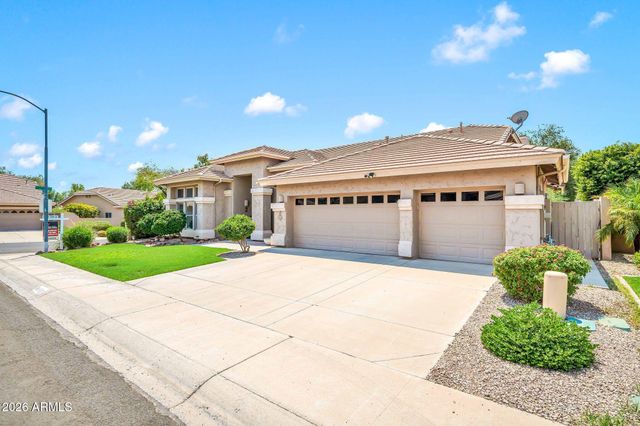 6521 W HILL Lane, Glendale, AZ 85310