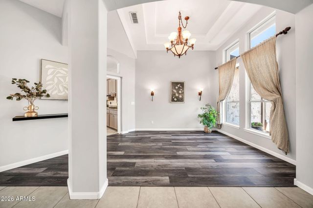 6521 W HILL Lane, Glendale, AZ 85310