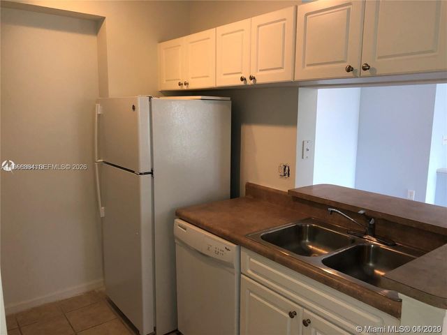 17125 N Bay Road 3601, Sunny Isles Beach, FL 33160