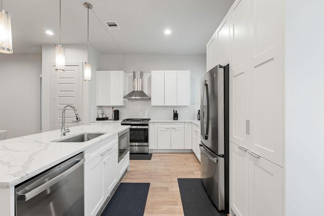 5722 Rucio Lane A, Houston, TX 77092