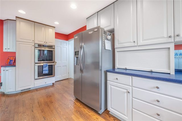 156 W Hadley Road, Oakwood, OH 45419