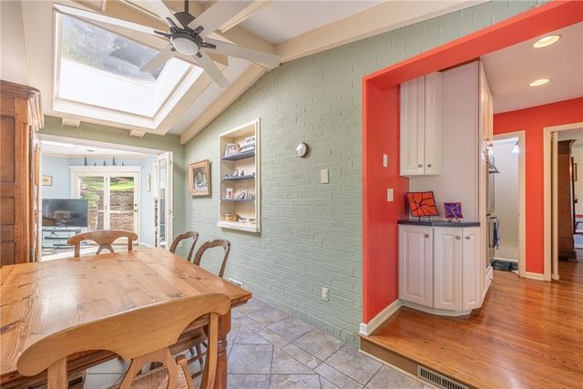 156 W Hadley Road, Oakwood, OH 45419