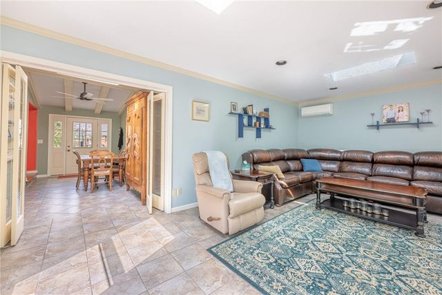 156 W Hadley Road, Oakwood, OH 45419