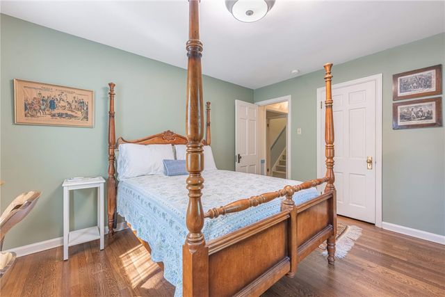 156 W Hadley Road, Oakwood, OH 45419