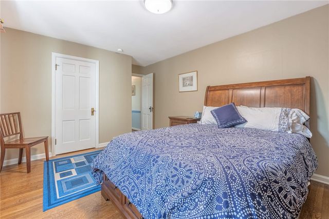 156 W Hadley Road, Oakwood, OH 45419