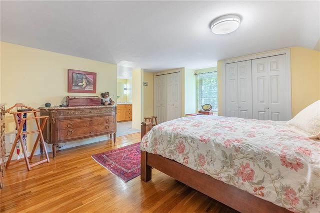 156 W Hadley Road, Oakwood, OH 45419