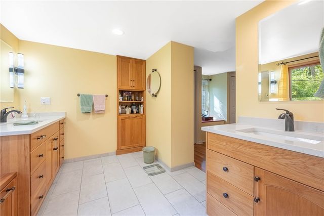 156 W Hadley Road, Oakwood, OH 45419