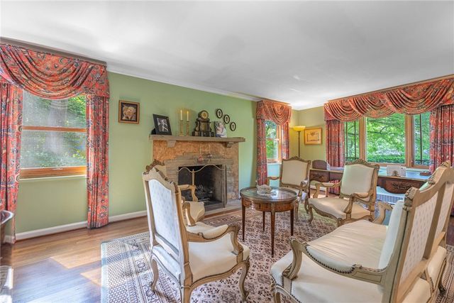 156 W Hadley Road, Oakwood, OH 45419
