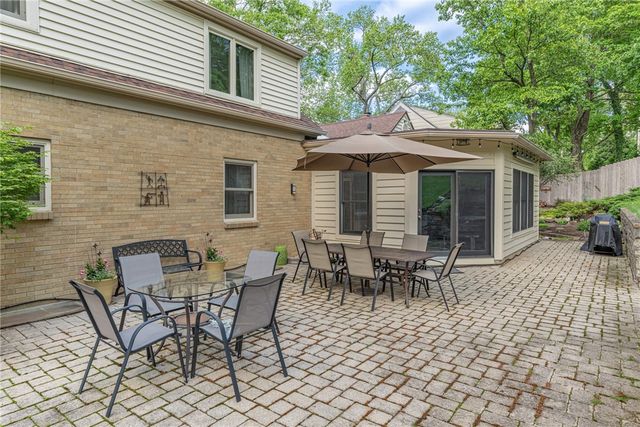 156 W Hadley Road, Oakwood, OH 45419