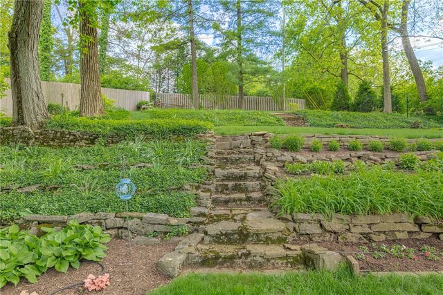 156 W Hadley Road, Oakwood, OH 45419