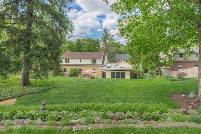 156 W Hadley Road, Oakwood, OH 45419