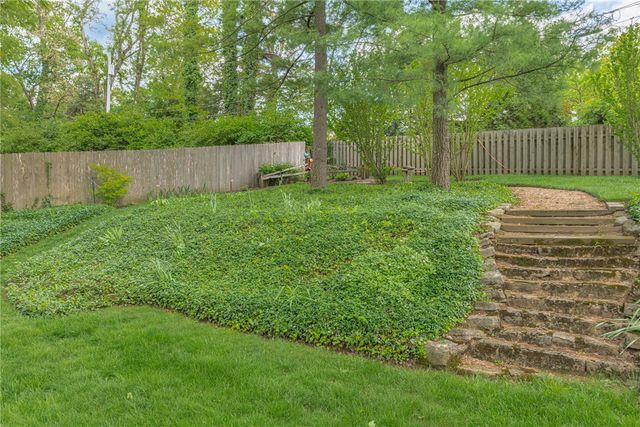 156 W Hadley Road, Oakwood, OH 45419