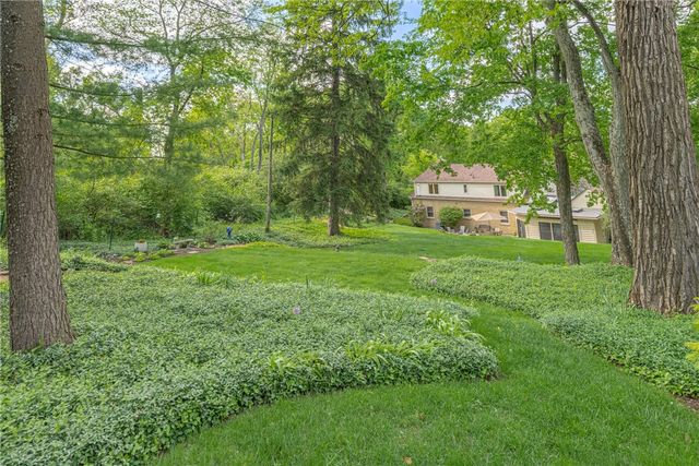 156 W Hadley Road, Oakwood, OH 45419