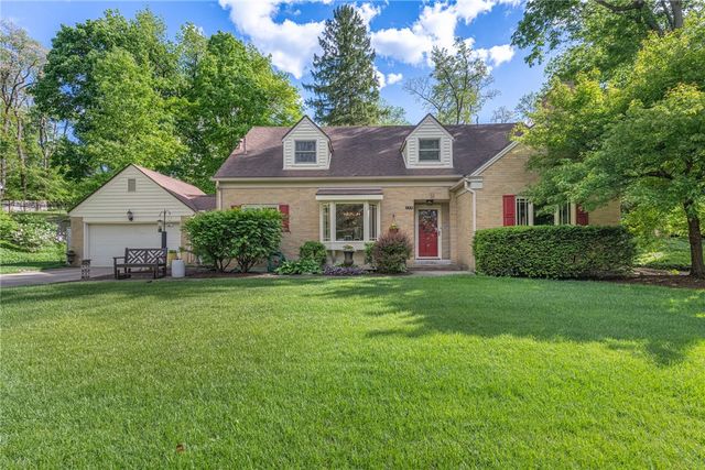 156 W Hadley Road, Oakwood, OH 45419