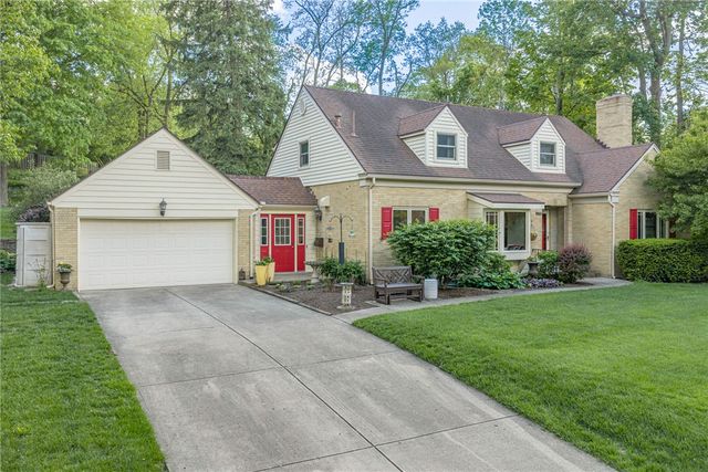 156 W Hadley Road, Oakwood, OH 45419