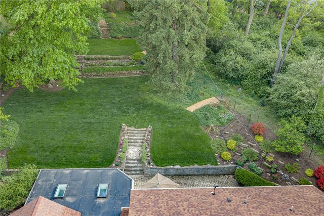 156 W Hadley Road, Oakwood, OH 45419