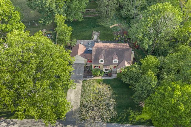 156 W Hadley Road, Oakwood, OH 45419