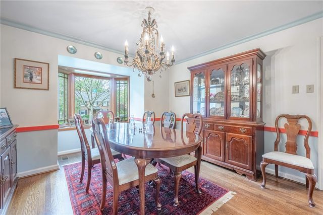 156 W Hadley Road, Oakwood, OH 45419