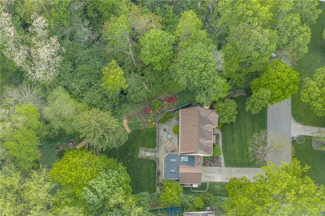 156 W Hadley Road, Oakwood, OH 45419