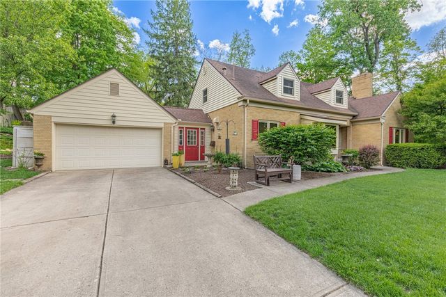 156 W Hadley Road, Oakwood, OH 45419
