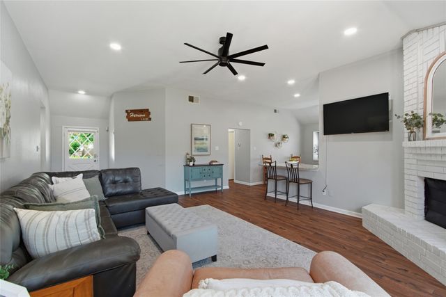 1561 Winter Park Lane, Lewisville, TX 75077
