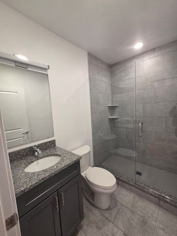 165 Hawthorne 106, Chelsea, MA 02150