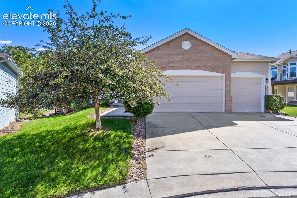 6225 Fencerail Heights, Colorado Springs, CO 80919 — exterior