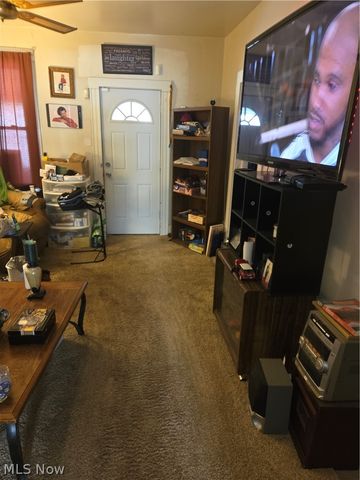 1021 Oak Street, Youngstown, OH 44506