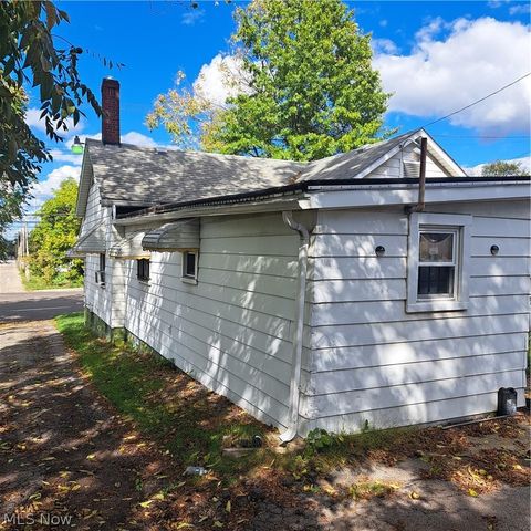1021 Oak Street, Youngstown, OH 44506
