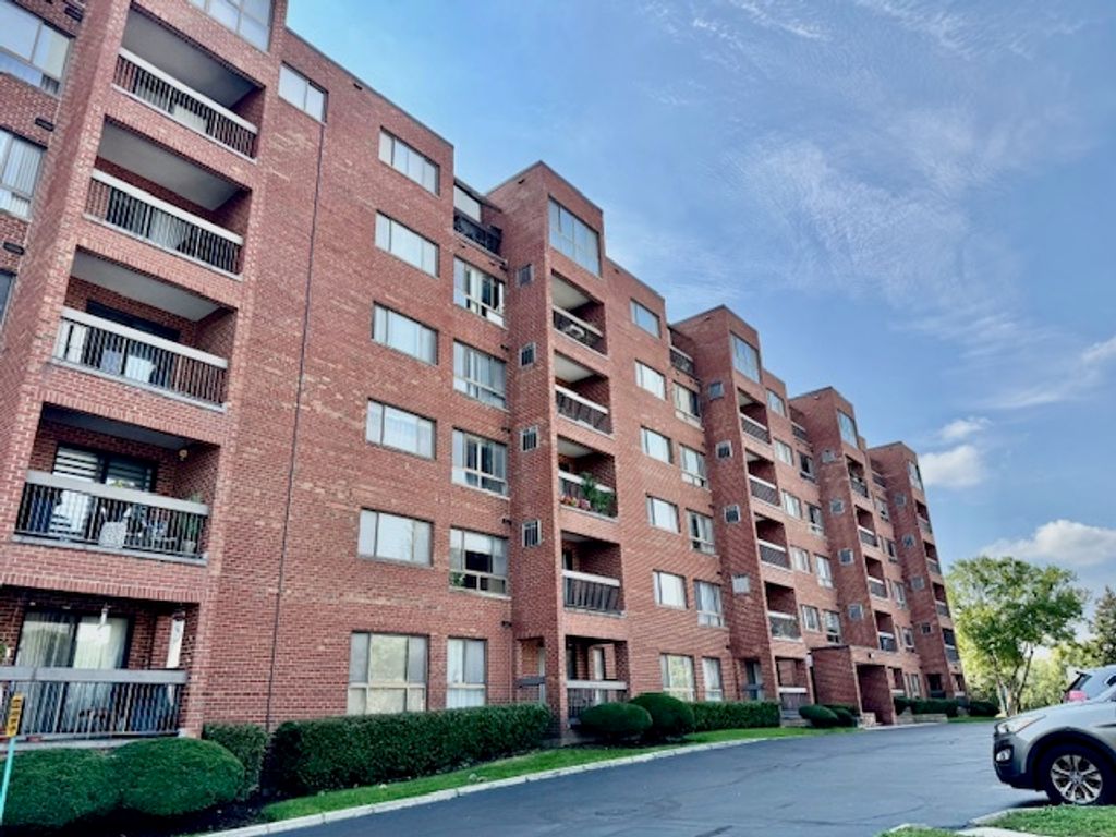 701 Forum Square 609, Glenview, IL 60025