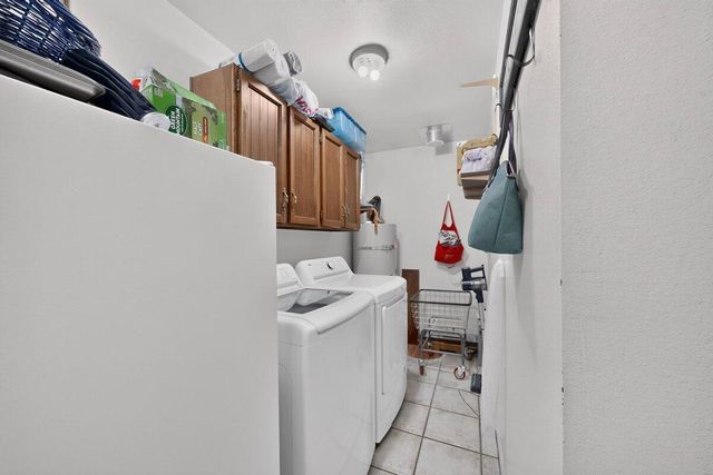 614 Lakeview Circle SE, Rio Rancho, NM 87124