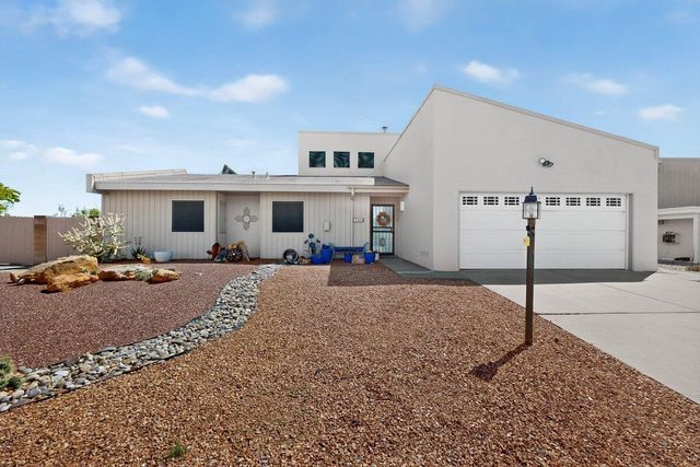 614 Lakeview Circle SE, Rio Rancho, NM 87124