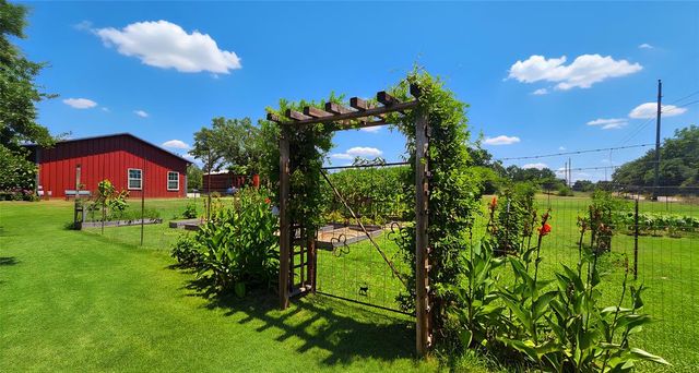 10701 Eastway, Mcloud, OK 74851