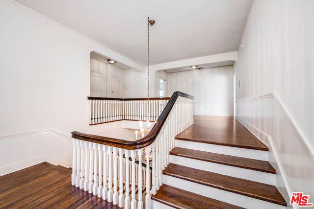 809 N Bedford Drive, Beverly Hills, CA 90210